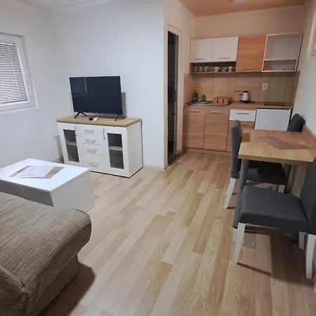 Prenociste Jezerske Zvezde Veliko Gradište