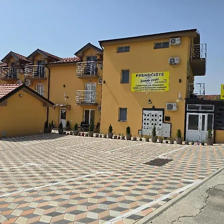Prenociste Jezerske Zvezde 아파트 *